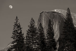 DL_20150131_DSC4594-yosemite-half-dome-moon.jpg