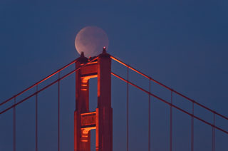 lunar_eclipse_golden_gate_bridge_DL_20111210_DSC0844.jpg