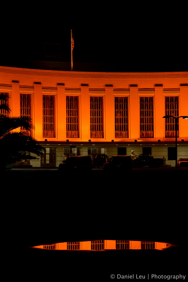 San Francisco basks in orange – The SF Giants won the World Series a second time in three years and city celebrates.

More on my blog at http://blog.leu.org/2012/10/san-francisco-basks-in-orange.html

© 2012 Daniel Leu, All rights reserved, http://www.DanielLeu.com