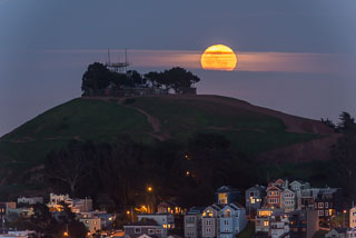 DL_20140316_DSC4403_San_Francisco_Bernal_Heights_Full_Moon.jpg
