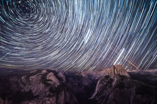 Yosemite_Half_dome_Startrail_DL_20121112_ME.jpg